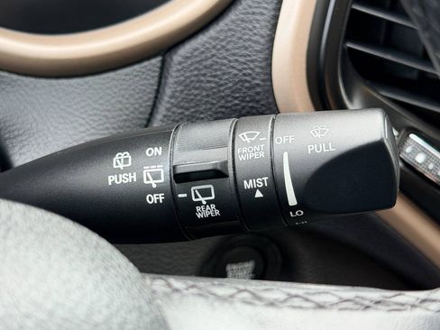 Used 2018 Jeep Cherokee Limited w/ Trailer Tow Group AWD/4WD image 34