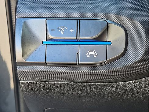 Used 2019 Hyundai Veloster 2.0 image 19