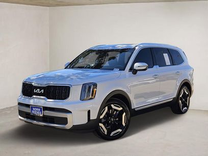 Used 2024 Kia Telluride EX w/ EX Captain's Chair Package