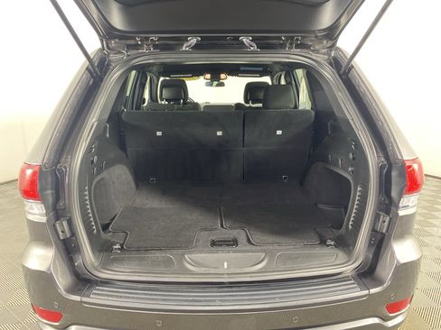 Used 2020 Jeep Grand Cherokee Laredo image 30