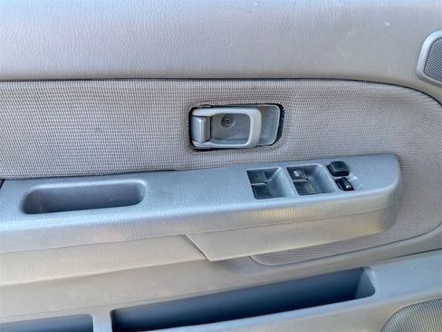 Used 2000 Nissan Xterra XE image 20