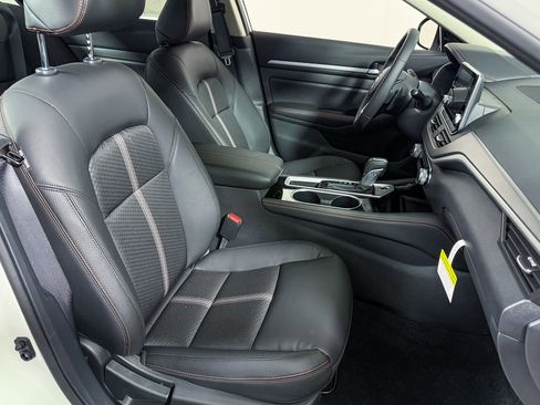 New 2025 Nissan Altima 2.5 SR image 11