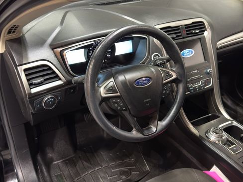 Used 2019 Ford Fusion SE image 15