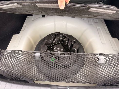 Certified 2024 Hyundai Elantra SEL FWD image 35