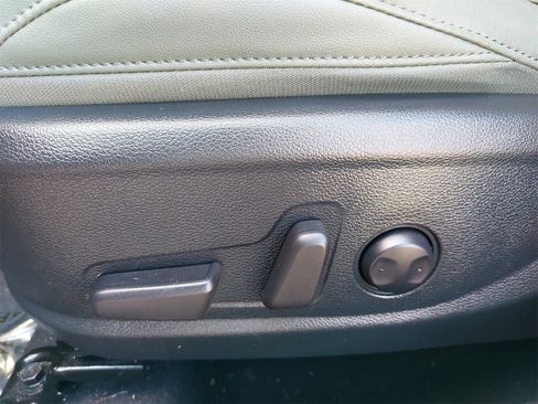 Certified 2025 Kia Seltos SX w/ SX Sunroof Package image 33