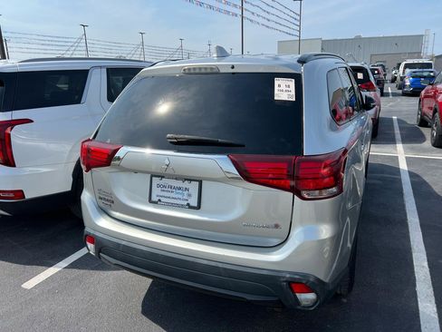 Used 2018 Mitsubishi Outlander SEL image 4
