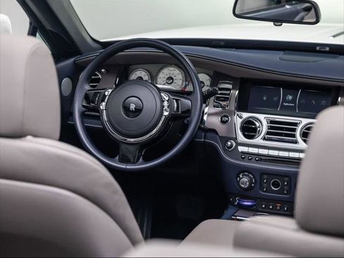 Used 2020 Rolls-Royce Dawn RWD image 29