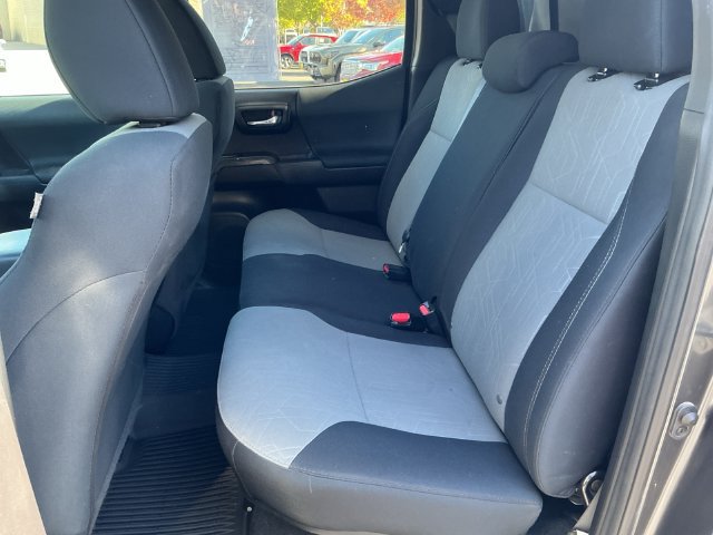 Used 2020 Toyota Tacoma TRD Off-Road w/ Technology Package AWD/4WD image 22