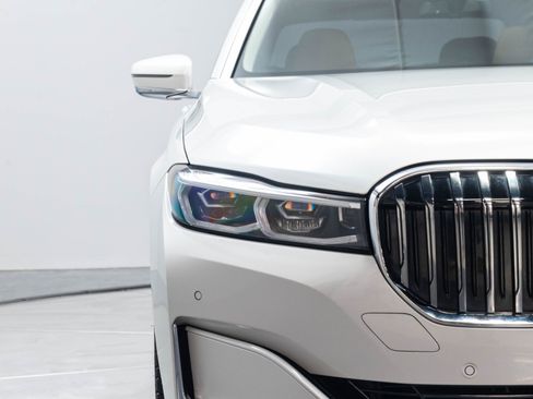 Used 2022 BMW ALPINA B7 xDrive AWD/4WD image 46
