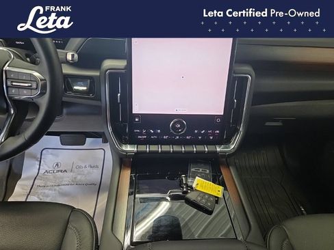 Used 2026 GMC Yukon Denali w/ Advanced Technology Package AWD/4WD image 11
