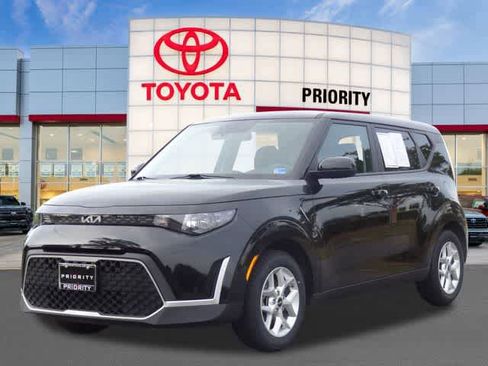 Used 2025 Kia Soul LX w/ LX Technology Package FWD image 1