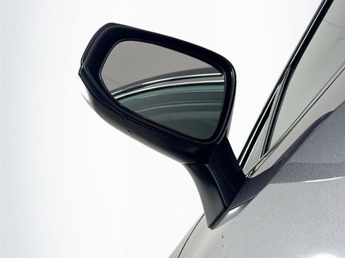 Used 2024 Toyota RAV4 LE image 5