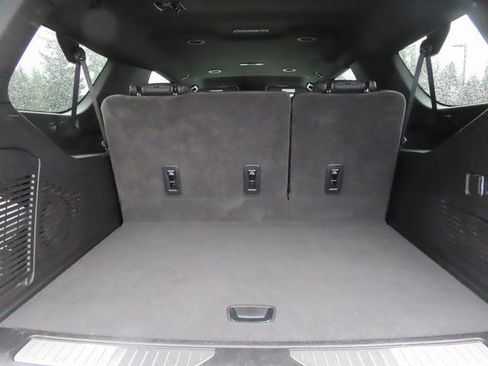 Certified 2025 GMC Yukon XL Denali image 32