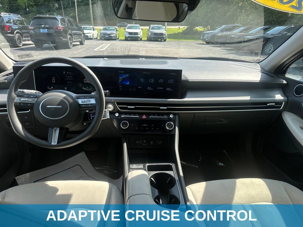 Used 2025 Hyundai Sonata SEL FWD image 16