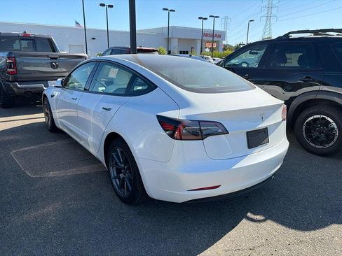 Used 2023 Tesla Model 3 Standard Range RWD image 4