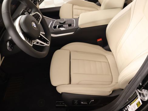 New 2026 BMW 330i xDrive Sedan w/ M Sport Package AWD/4WD image 11