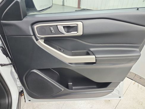 Used 2024 Ford Explorer XLT w/ Equipment Group 202A image 38