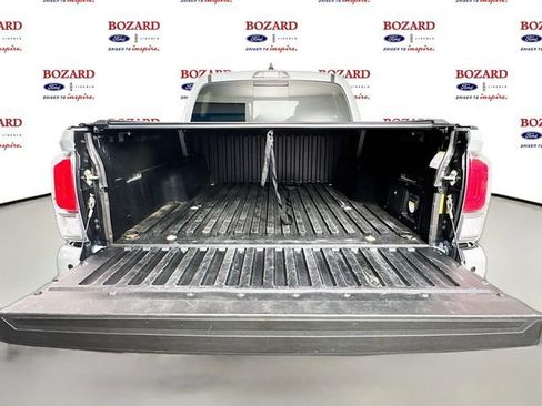 Used 2022 Toyota Tacoma TRD Off-Road image 27