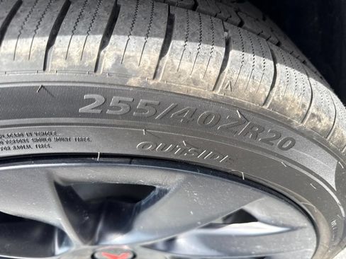 Used 2024 Tesla Model Y Long Range AWD/4WD image 24