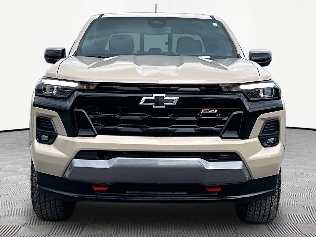 Used 2024 Chevrolet Colorado Z71 w/ Z71 Convenience Package 2 AWD/4WD image 2