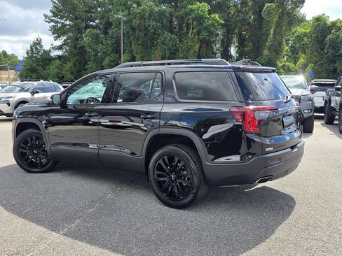 Used 2023 GMC Acadia SLE w/ Driver Convenience Package FWD image 4
