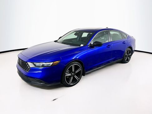 Used 2023 Honda Accord Sport image 3