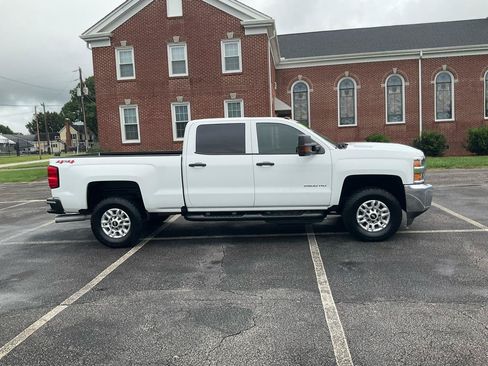Used 2019 Chevrolet Silverado 2500 W/T w/ WT Convenience Package AWD/4WD image 3