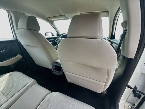 Certified 2025 Honda HR-V LX image 28
