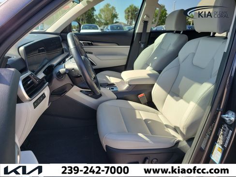 Certified 2025 Kia Telluride S FWD image 22