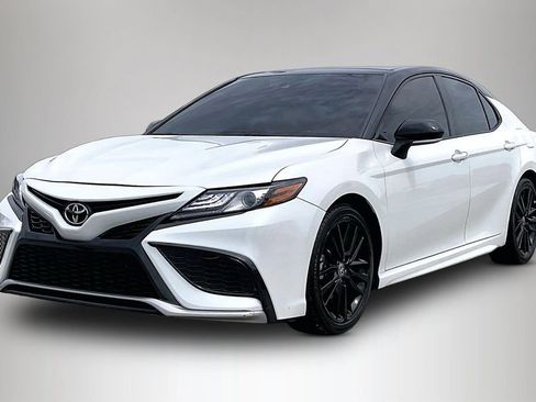 Used 2022 Toyota Camry XSE w/ Carpet Mat Package (TMS) FWD image 2