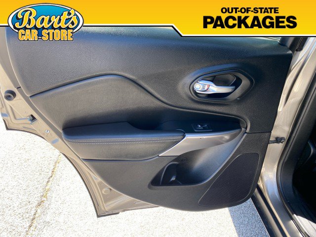 Used 2019 Jeep Cherokee Limited AWD/4WD image 18