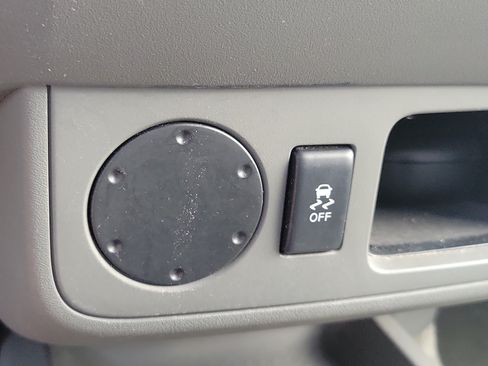Used 2015 Nissan Frontier SV RWD image 20