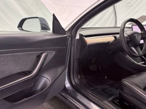 Used 2020 Tesla Model 3 Standard Range Plus RWD image 29