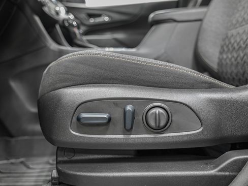 Used 2023 Chevrolet Equinox LT image 16