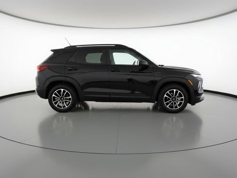 Used 2025 Chevrolet TrailBlazer LT w/ Driver Confidence Package image 11