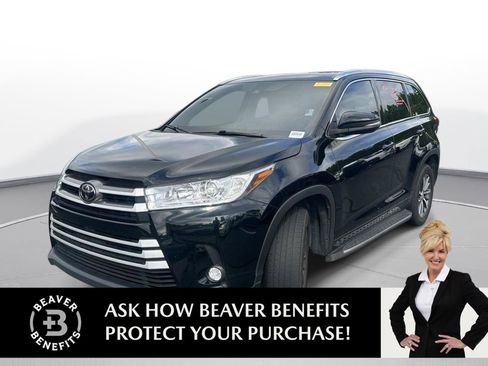Used 2018 Toyota Highlander XLE FWD image 1