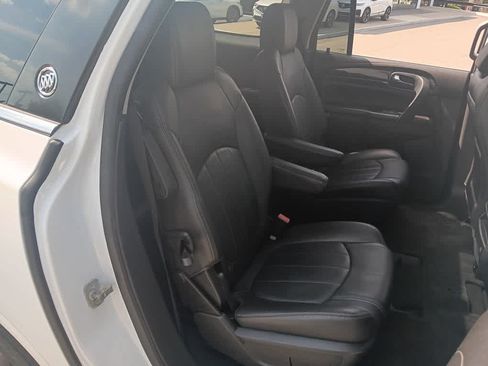 Used 2017 Buick Enclave Leather FWD image 19