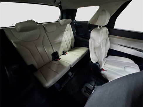 Used 2022 Hyundai Palisade SEL w/ Premium Package image 32