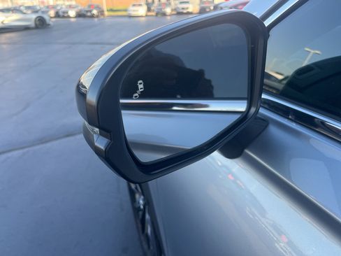 Used 2025 Honda CR-V Sport-L image 9