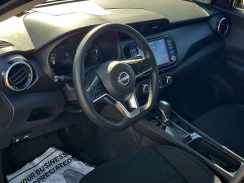 Used 2024 Nissan Kicks SV FWD image 8