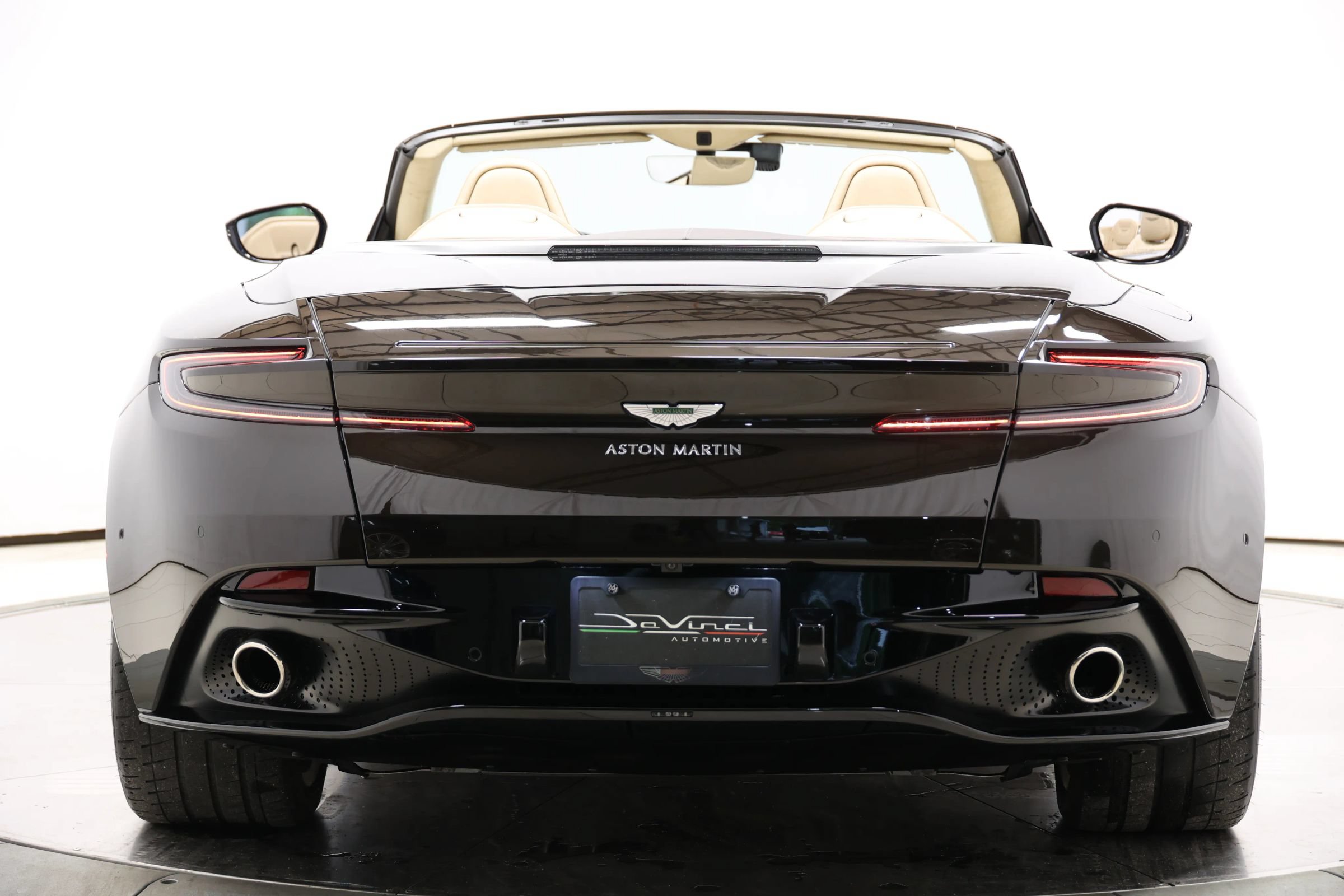 Used 2019 Aston Martin DB11 Volante RWD image 64