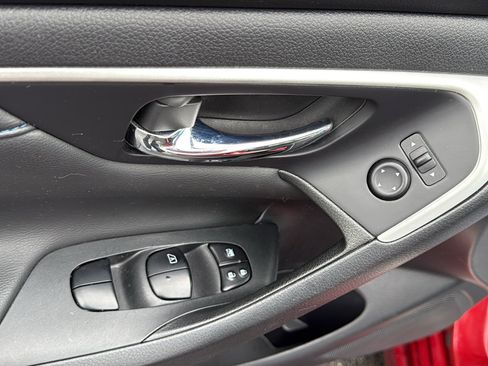 Used 2018 Nissan Altima 2.5 SR FWD image 7