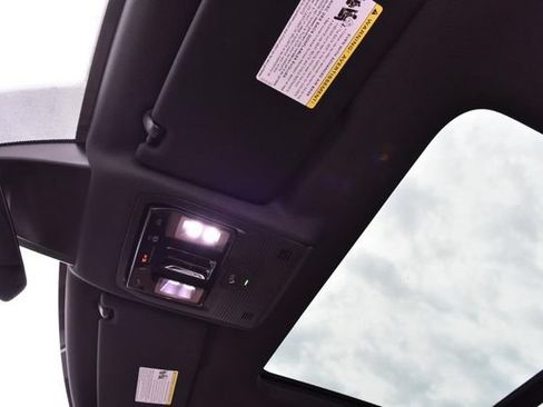 Used 2025 Volkswagen Atlas Cross Sport SE w/ Panoramic Sunroof Package FWD image 21