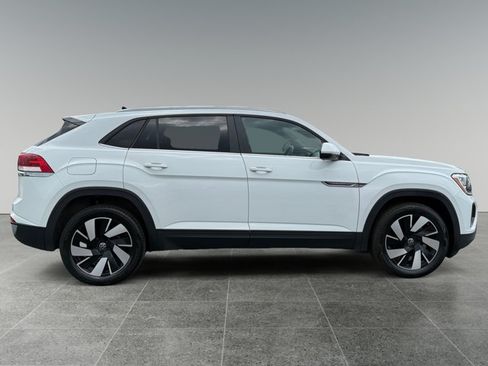 Used 2024 Volkswagen Atlas Cross Sport SE AWD/4WD image 7