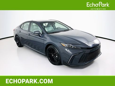 Used 2026 Toyota Camry SE w/ Convenience Package FWD image 1