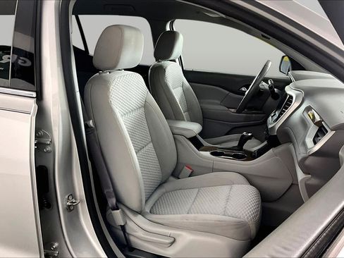 Used 2017 GMC Acadia SLE FWD image 9