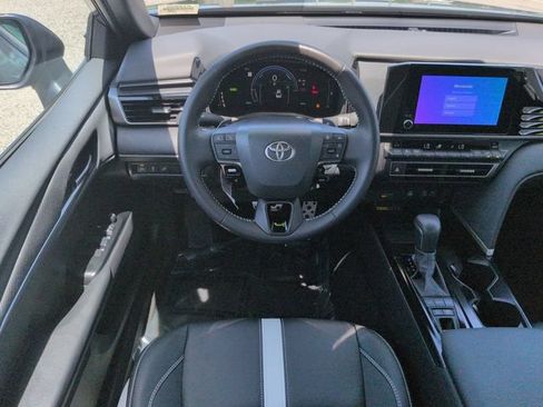 Certified 2025 Toyota Camry SE FWD image 15