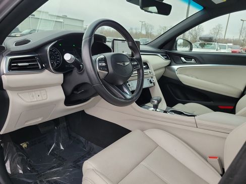 Used 2025 Genesis G70 2.5T image 19