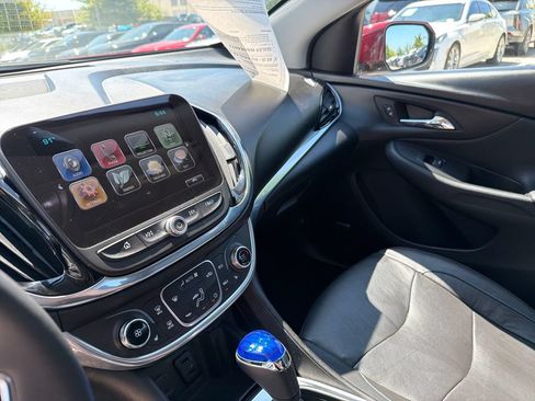 Used 2017 Chevrolet Volt Premier w/ Driver Confidence II Package FWD image 23