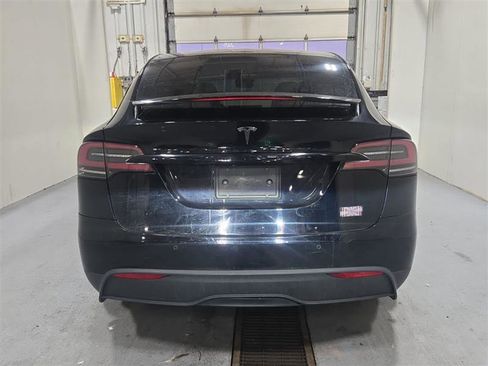 Used 2023 Tesla Model X Plaid image 11